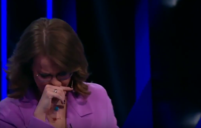 Ксения Собчак в слезах покинула прямой эфир дебатов - опубликованы кадры
