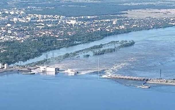 "Бомба массового экологического поражения", – Зеленский заявил, что Каховскую ГЭС извне разрушить нереально