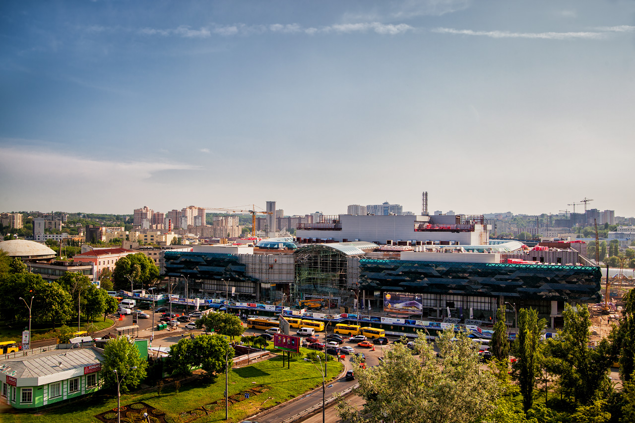 В Киеве неизвестный сообщил о заминировании «Оушен Плазы» и супермаркета «Край»
