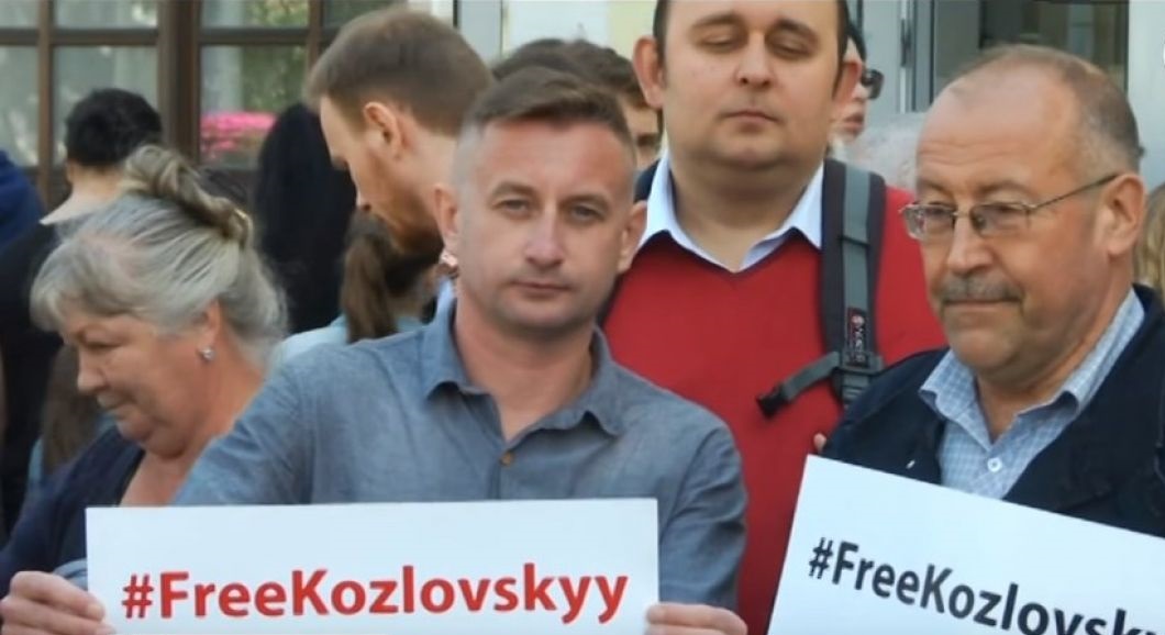 Украинские писатели вновь протестовали против "судилищ" в "ДНР": "Ученый Козловский должен, как и Олег Сенцов, быть здесь, на свободе, им нужно заниматься творчеством!"