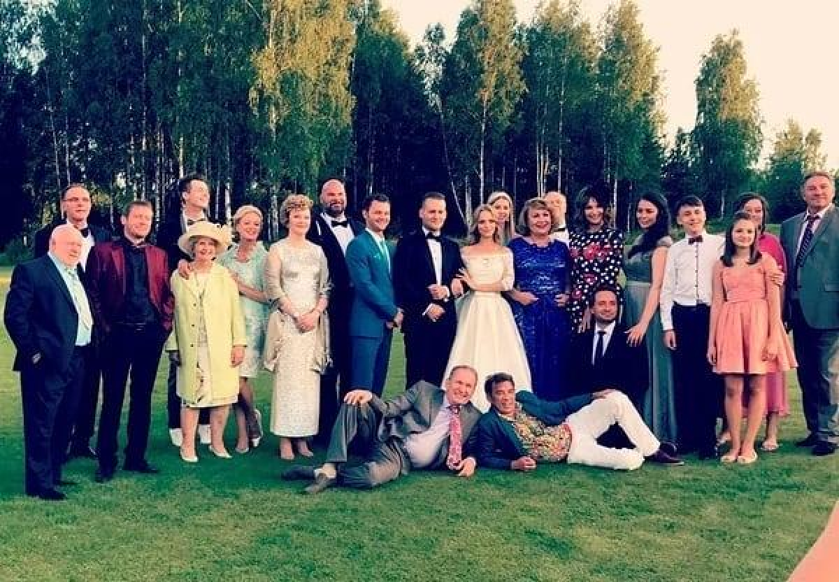 Даниил Белых поделился кадром финального эпизода сериала "Сваты-7" 
