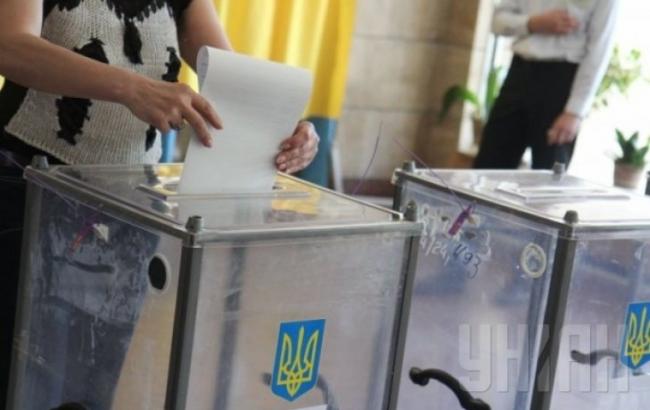 В Киеве пресекли махинацию по схеме "косынка" на избирательном участке