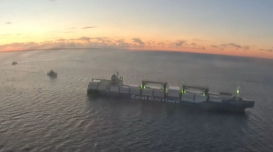 Эстония задержала контейнеровоз с экипажем РФ по подозрению в контрабанде: подробности инцидента – СМИ