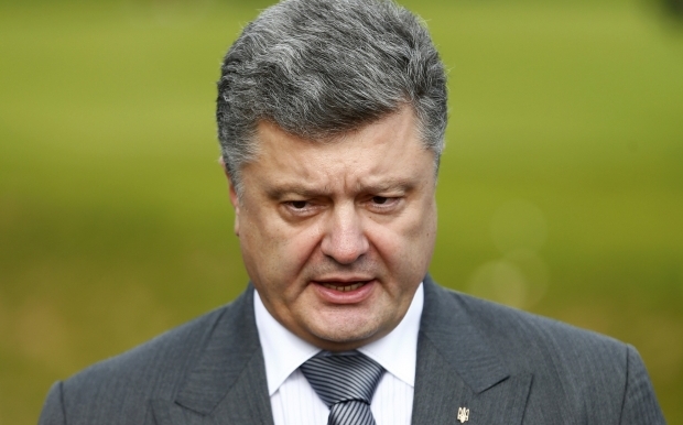 Порошенко принял решение о мобилизации: вместо новой волны - больше денег украинским воинам