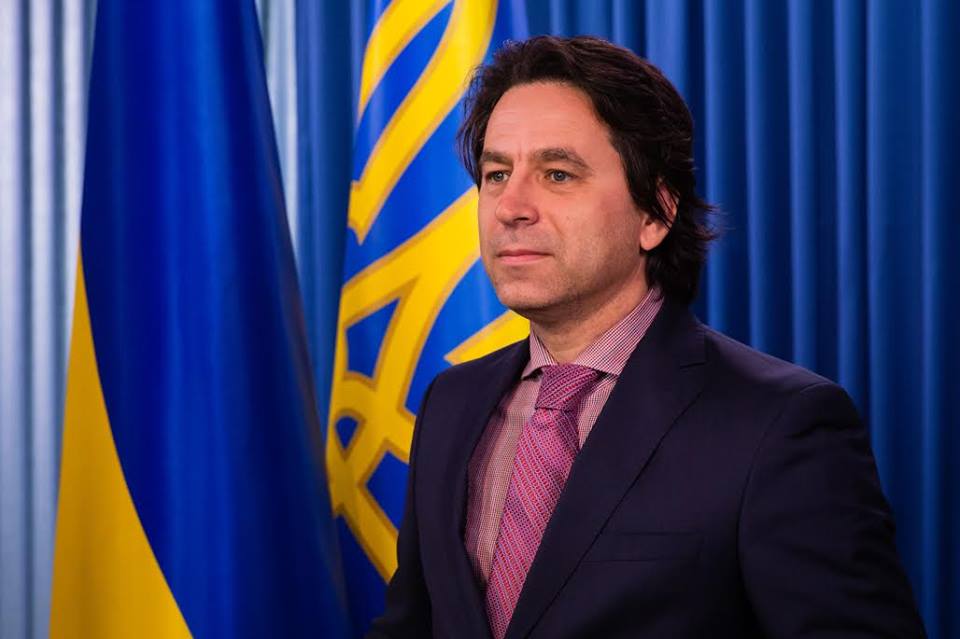 Стоит отдать должное Тимошенко, чья фракция, в отличие от "взаимопомощи" Садового и Ляшко, проголосовала за судебную реформу – Олег Медведев