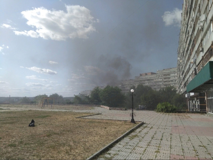 Луганск содрогнулся от дикого взрыва, пожар охватил многоэтажку: первые детали и фото трагедии 