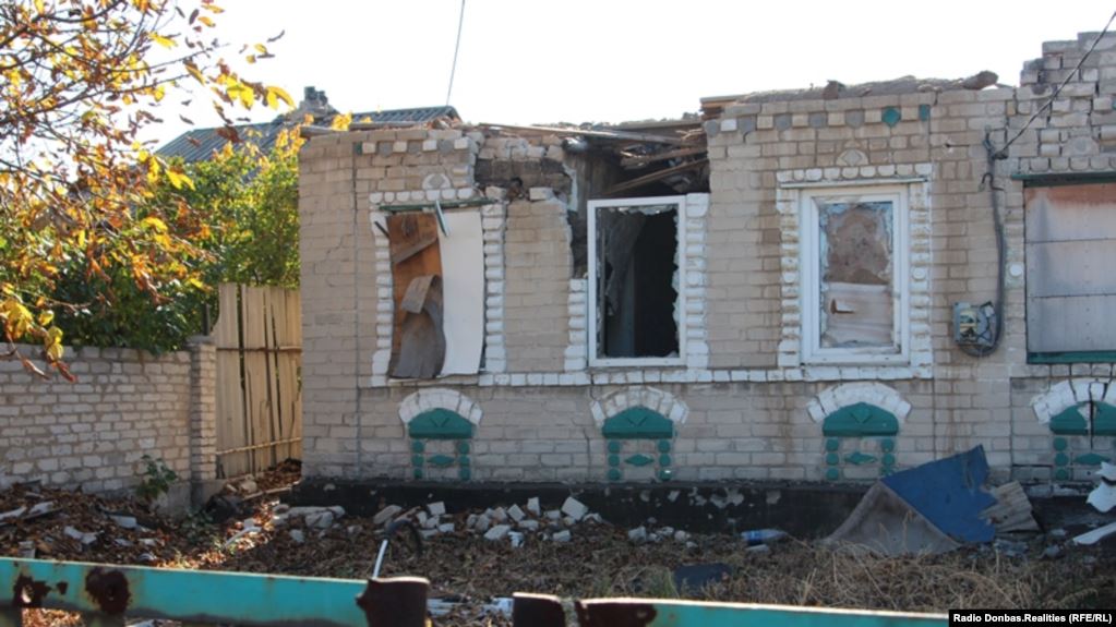 Обстрелы на Донбассе продолжаются: есть пострадавшие