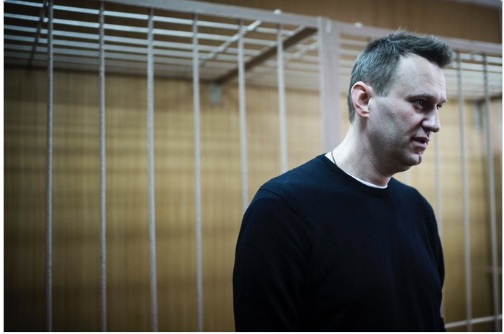 Российская Фемида в действии: Навального оштрафовали и "закрыли" на 15 суток