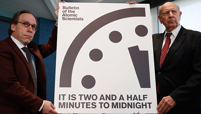 Человечество на грани катастрофы: стрелки Часов Судного дня показывают две минуты до ядерной полночи