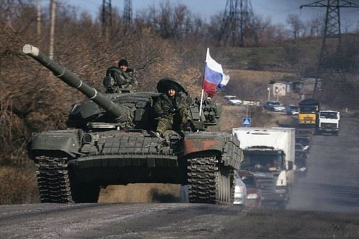 Боевики "ДНР" угрожают Украине танковым прорывом: видео колонны тяжелой бронетехники