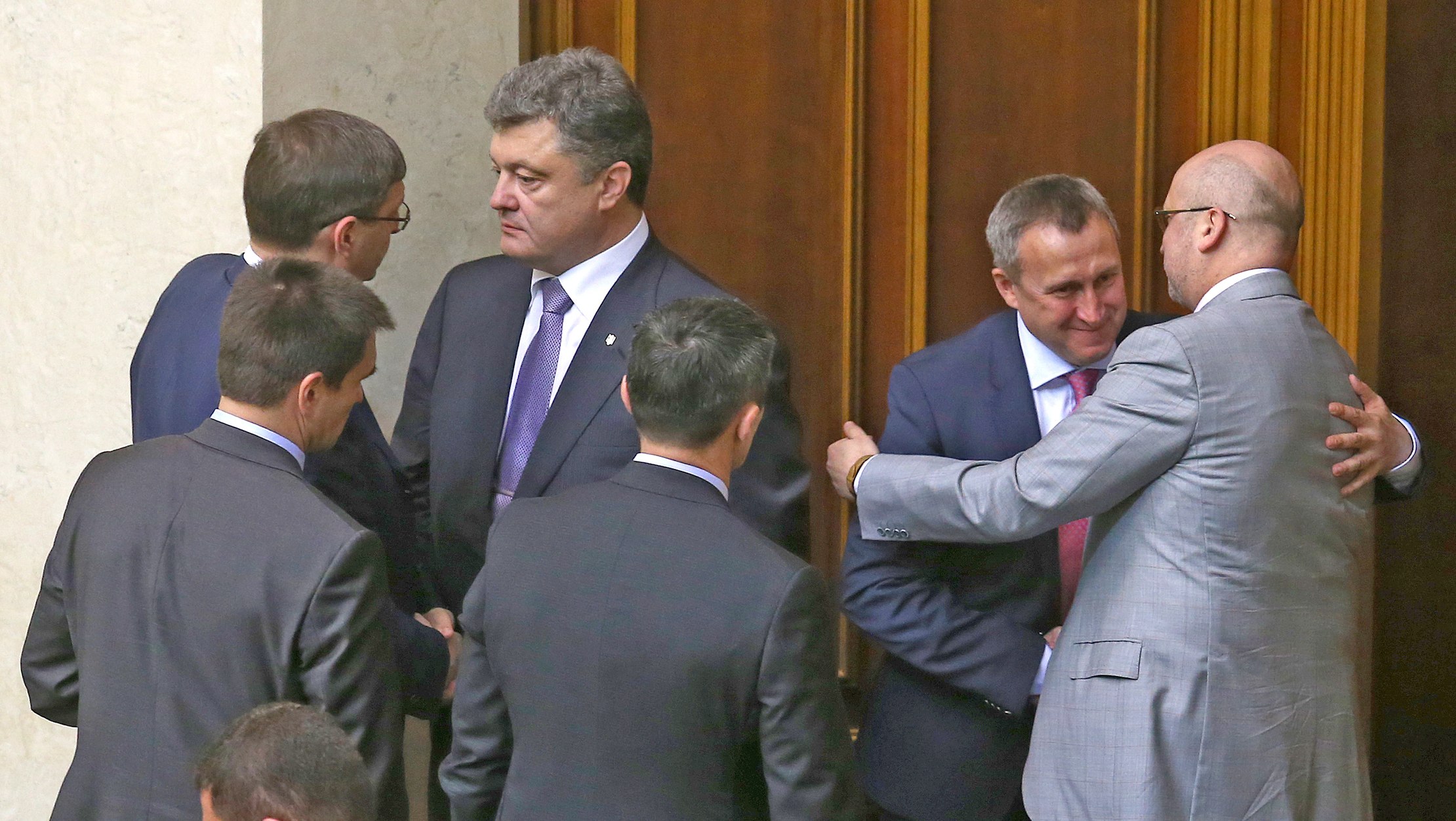 Порошенко и Яценюк созывают на совещание НБУ глав крупных украинских банков