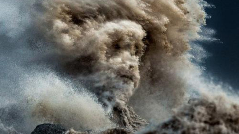 Завораживающее "лицо стихии": фотограф из США запечатлел лик усопшего моряка