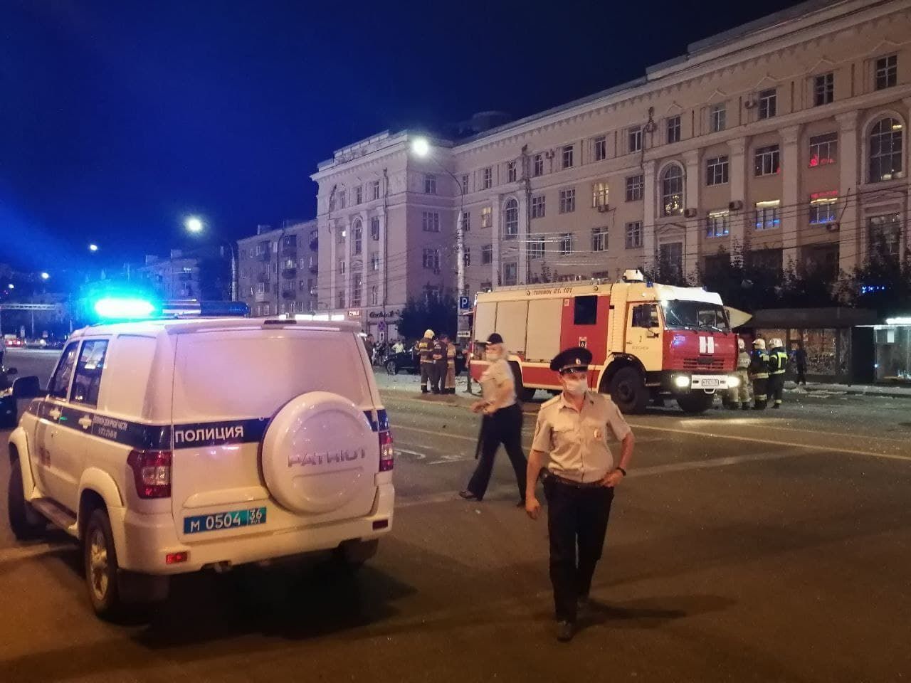 Много дыма, взрывная волна ушла наверх - появились кадры взрыва автобуса в Воронеже