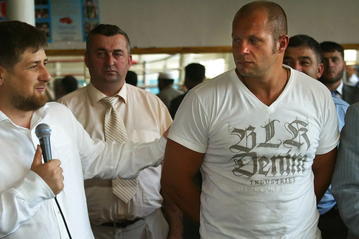  Воистину Акбар: родственники и друзья Кадырова гурьбой набросились на Емельяненко за его критику в адрес Главы Чечни и детских боев