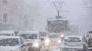 Украину замели мощные снегопады: почти 300 населенных пунктов замерзают и находятся без электроэнергии