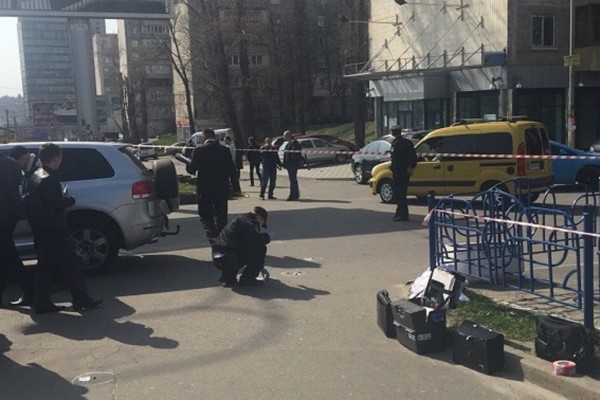 Задержание воров обернулось ДТП со стрельбой: в Киеве произошла погоня в стиле лучших голливудских боевиков, опубликованы кадры