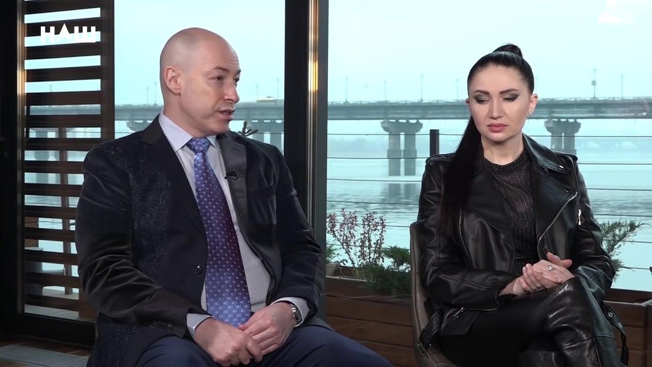 "Полюби меня толпой, полюби меня рукой..." - в Сети обсуждают реакцию Бацман на шутки Гордона в эфире