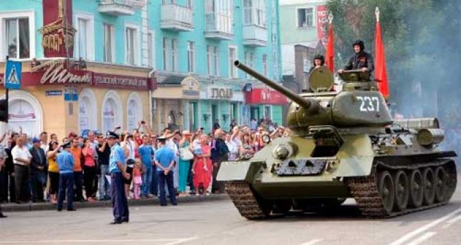 ​На репетиции военного парада в “ЛНР” уронили гранату – увезли много раненых – источник