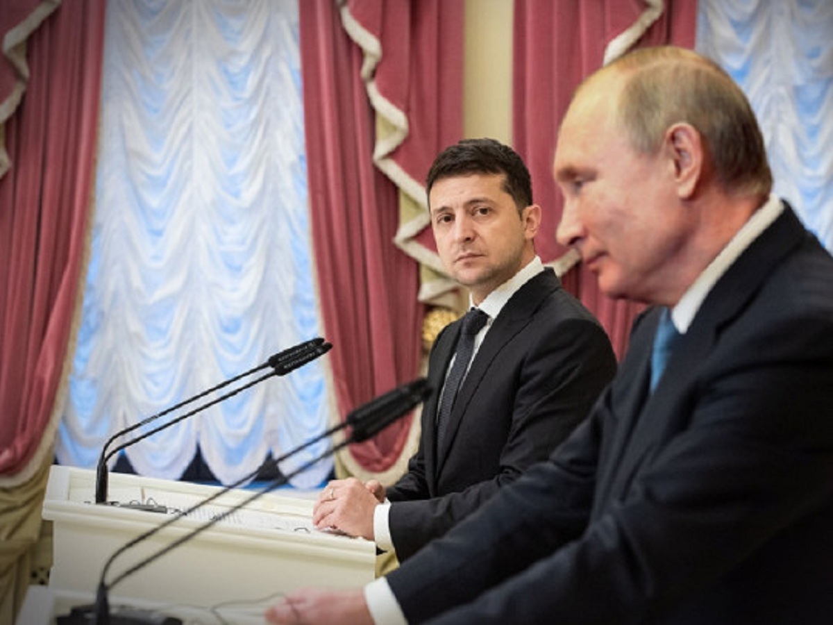 Песков об общении Зеленского с Путиным: "Не можем похвастаться"
