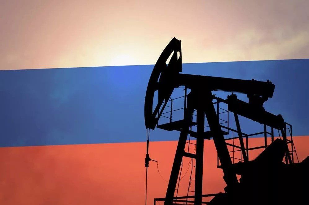 "С Новым годом, бензоколонка!" – Злой Одессит про обвал добычи нефти в России 