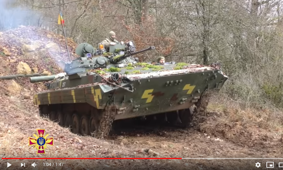 ВСУ ликвидировали БТР и угнали вражеский танк: появилось видео блестящей операции украинских военных