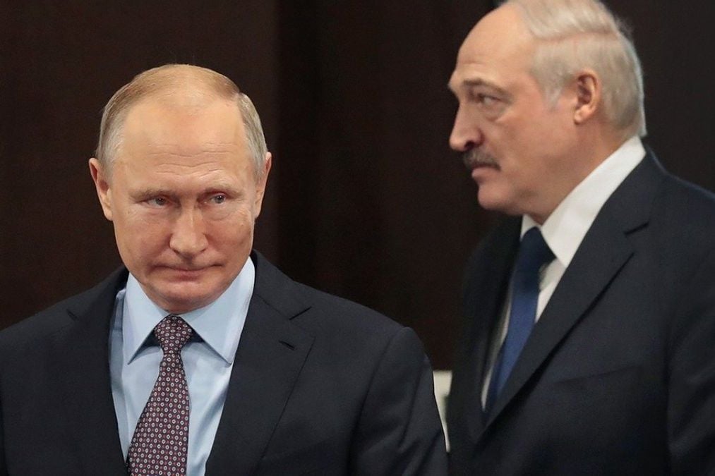 ​"Источники уверяют, что Лукашенко чего-то боится", – Латушко о причинах поездки главы Беларуси к Путину