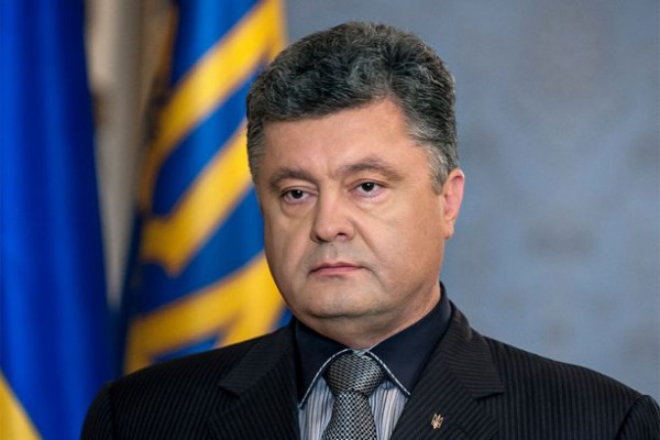 "Продемонстрировать на деле свою решимость противостоять врагу сумел только Порошенко", - блогер Волох