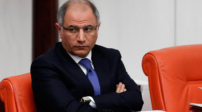 Операция «большая чистка» продолжается: в Турции уволен глава МВД Эфкан Ала