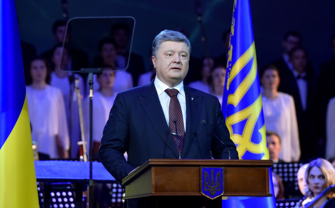 Порошенко: война закончится только тогда, когда последний клочок нашей земли в Крыму и на Донбассе будет освобожден