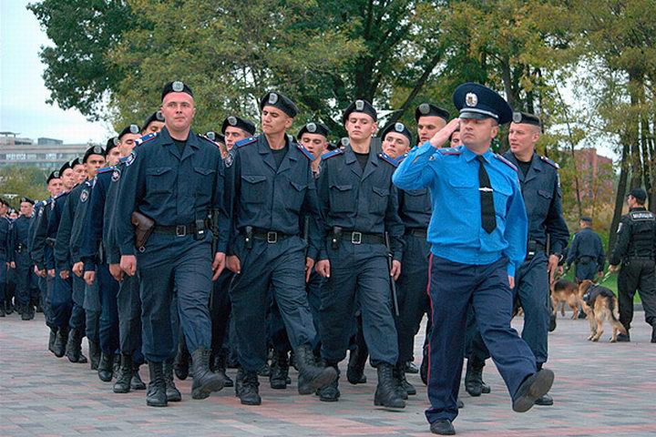 СМИ: Около сотни военнослужащих патрульно-постовой службы Донецка присягнули ДНР