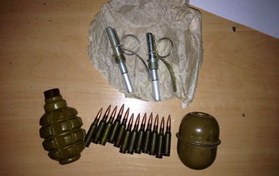Житель Киева ходил по городу с украденными гранатами
