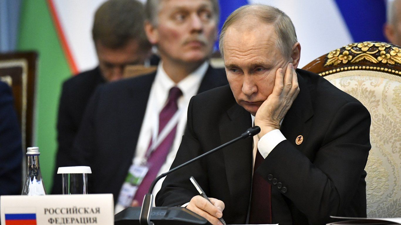 Кремль бурно и нервно отреагировал на ордер МУС об аресте Путина