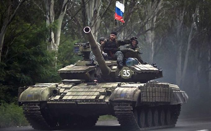 Жители Донецка сообщают о колонне танков в городе: "Пролетели так, что аж стекла дрожали"