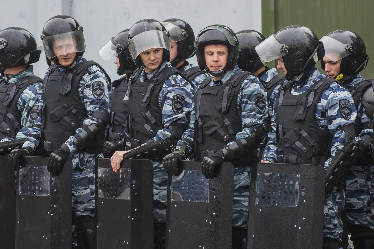 ​ОМОН устроил облаву в мечети РФ и увез мужчин в военкомат: ""СВО" или тюрьма"
