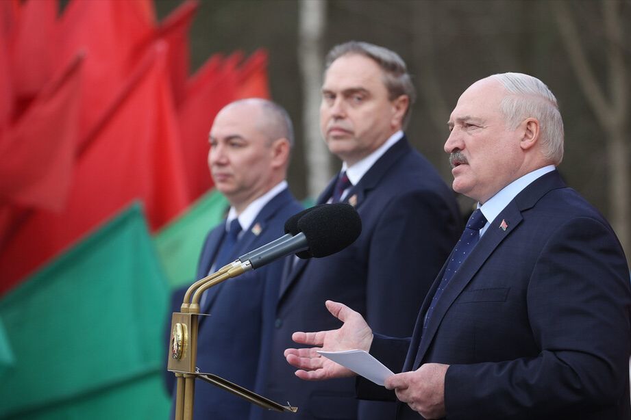 ​Лукашенко публично заявил о подготовке к войне: "Откровенно говорю"