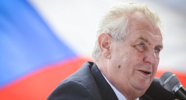 ​Жизнь ничему не учит Земана: чешский лидер сделал новое скандальное заявление об аннексированном Крыме