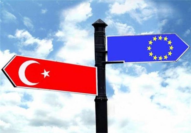 Евросоюз собирается выделить Турции 3 миллиарда евро для размещения беженцев на ее территории