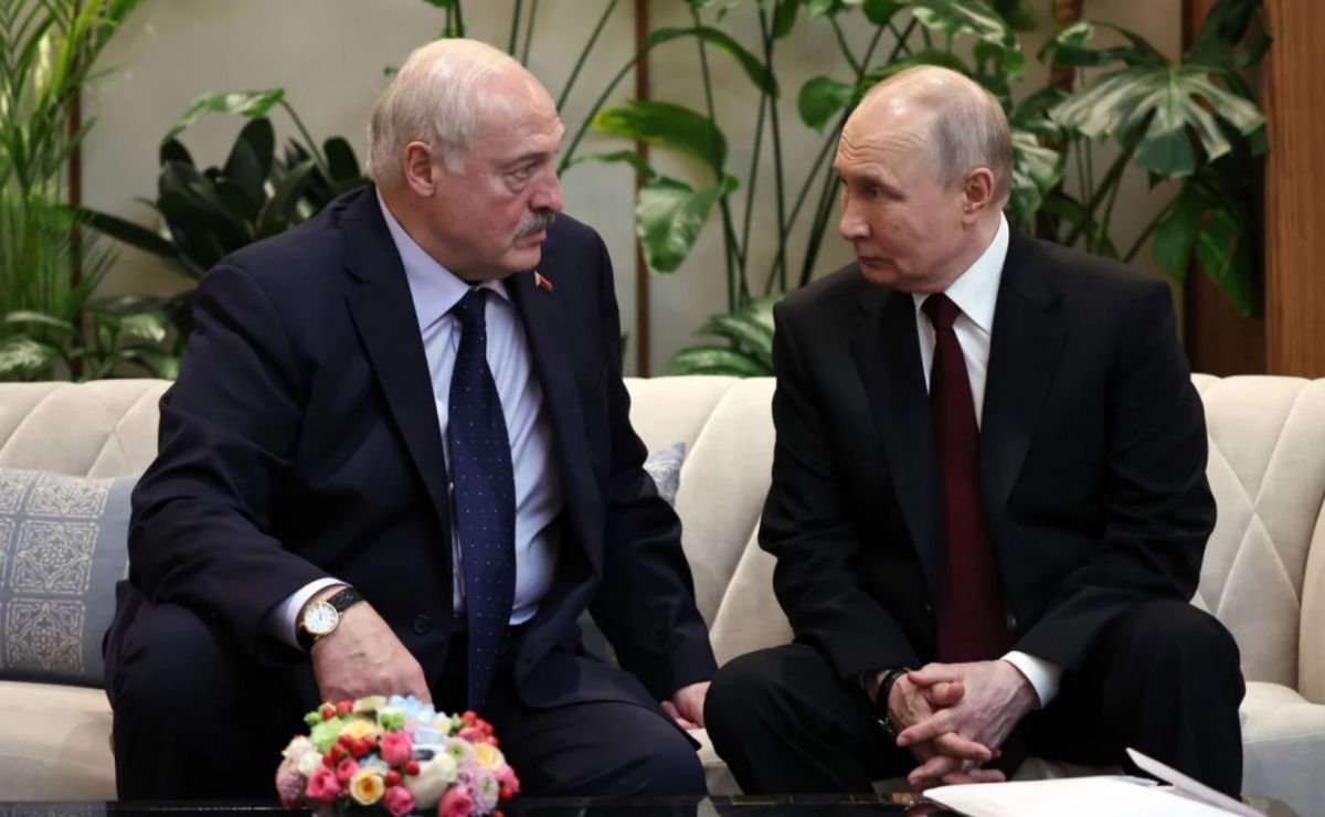 Лукашенко вслед за Путиным стал угрожать Армении, упоминая Украину