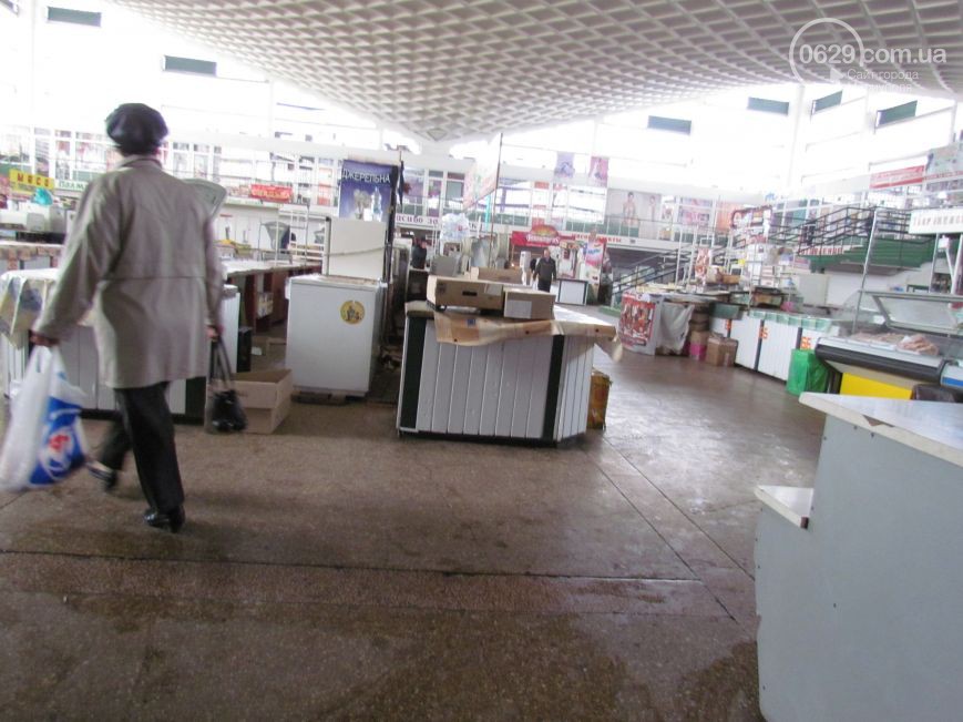 Утром горел Центральный рынок Мариуполя