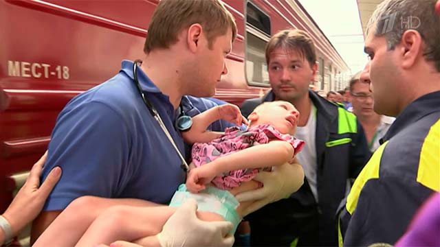 Доктор Лиза доставила на лечение в Москву 9 тяжелобольных детей