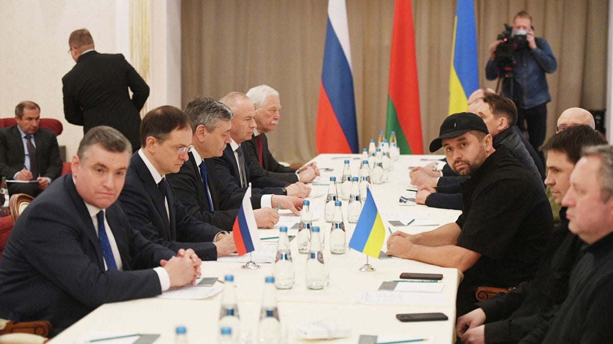 Украина и Россия изменили место переговоров: когда и какая страна примет встречу 