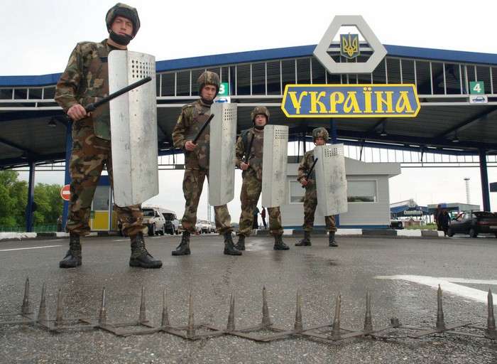 СНБО: Россия продолжает наращивать военное присутствие на границе с Украиной 