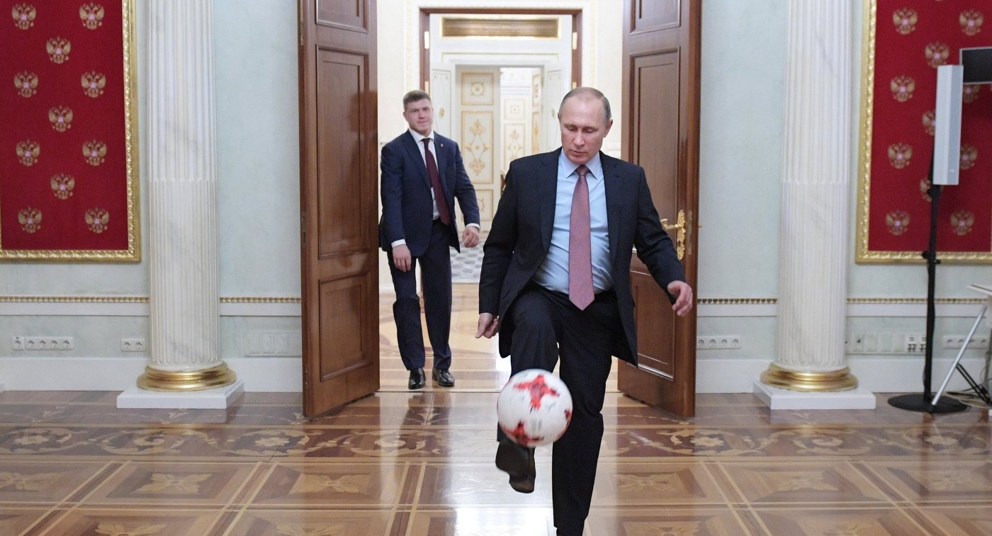 Путин может остаться сам на стадионе: в FIFA опасаются полного бойкота ЧМ-2018