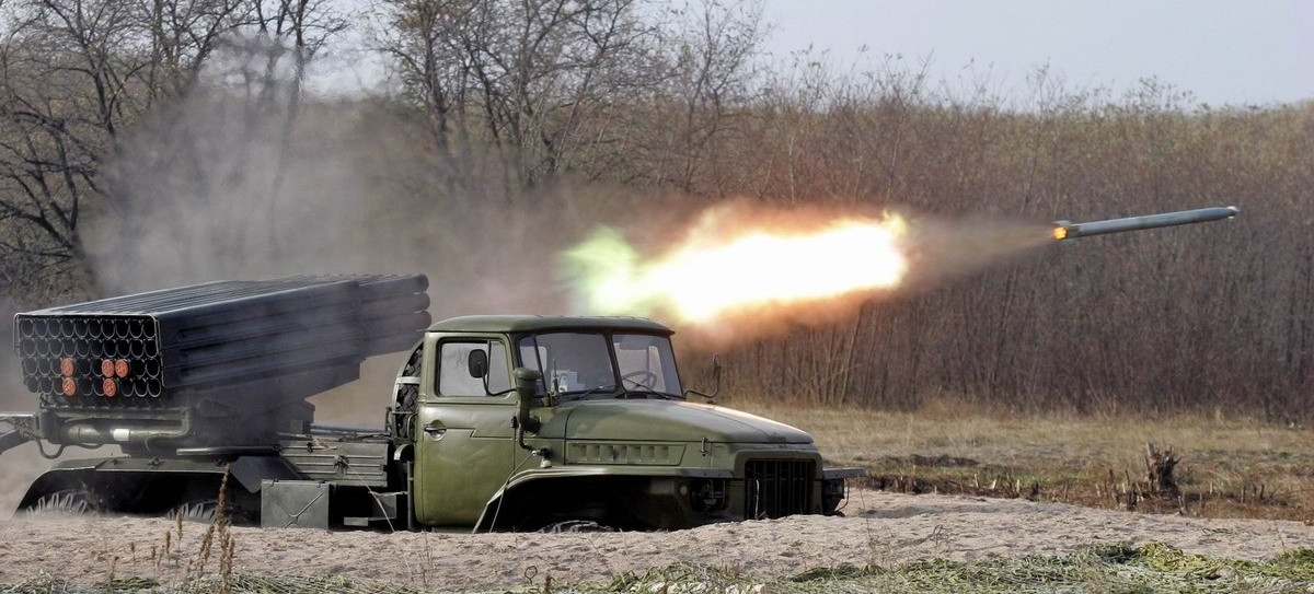 За ночь украинских силовиков дважды атаковали с «Градов»