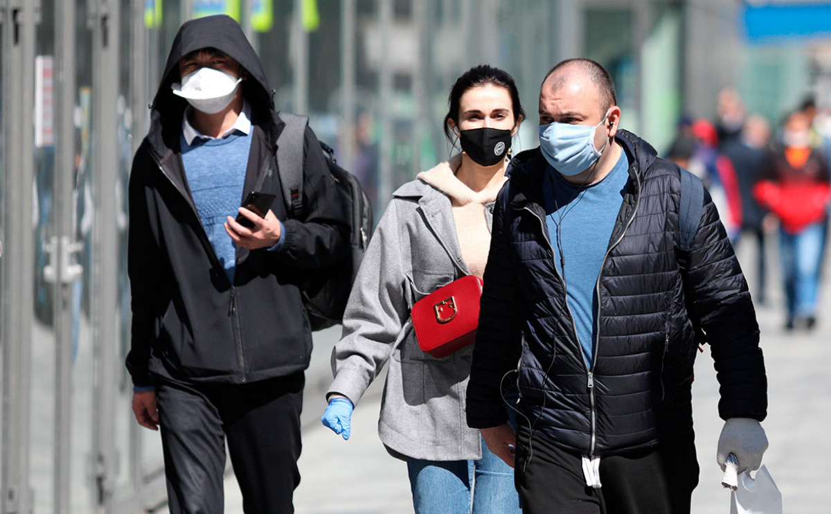 Медик обратился к украинцам: "Надевайте маску, под ИВЛ дышать труднее"