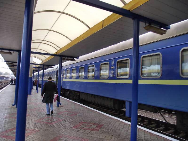 В Крыму отменили все поезда, следующие до украинской границы - СМИ