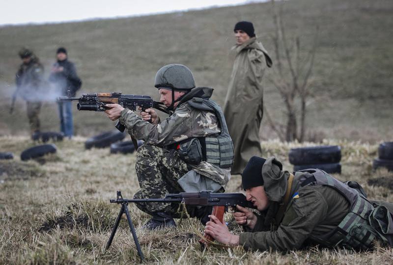 В Широкино боевики 12-й час обстреливают позиции батальона «Донбасс»
