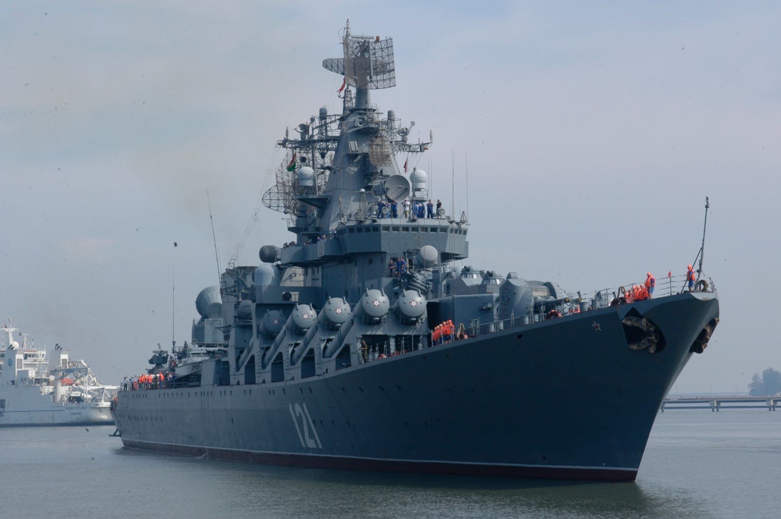 ВСУ нанесли прицельный удар по крейсеру "Москва" не без помощи США: в NYT поделились подробностями