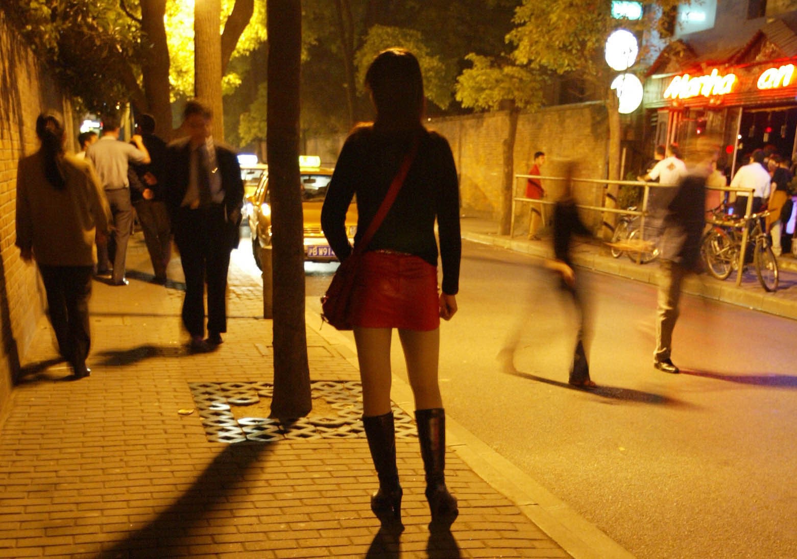 Николаевский учитель оказался сутенером: педагог отправлял девушек в Турцию заниматься проституцией
