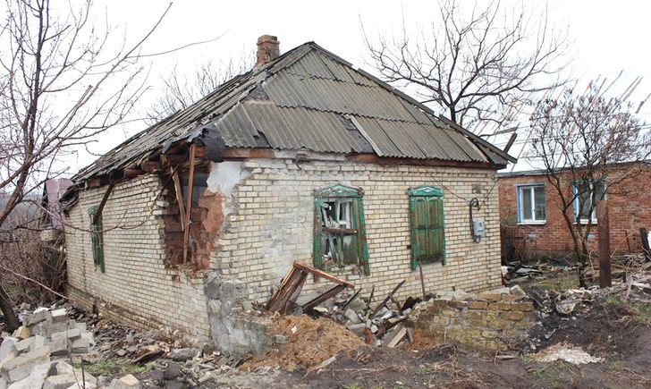 Захарченко хочет "срубить" с России побольше денег, ради этого он готов уничтожить жилые дома на прифронтовой территории